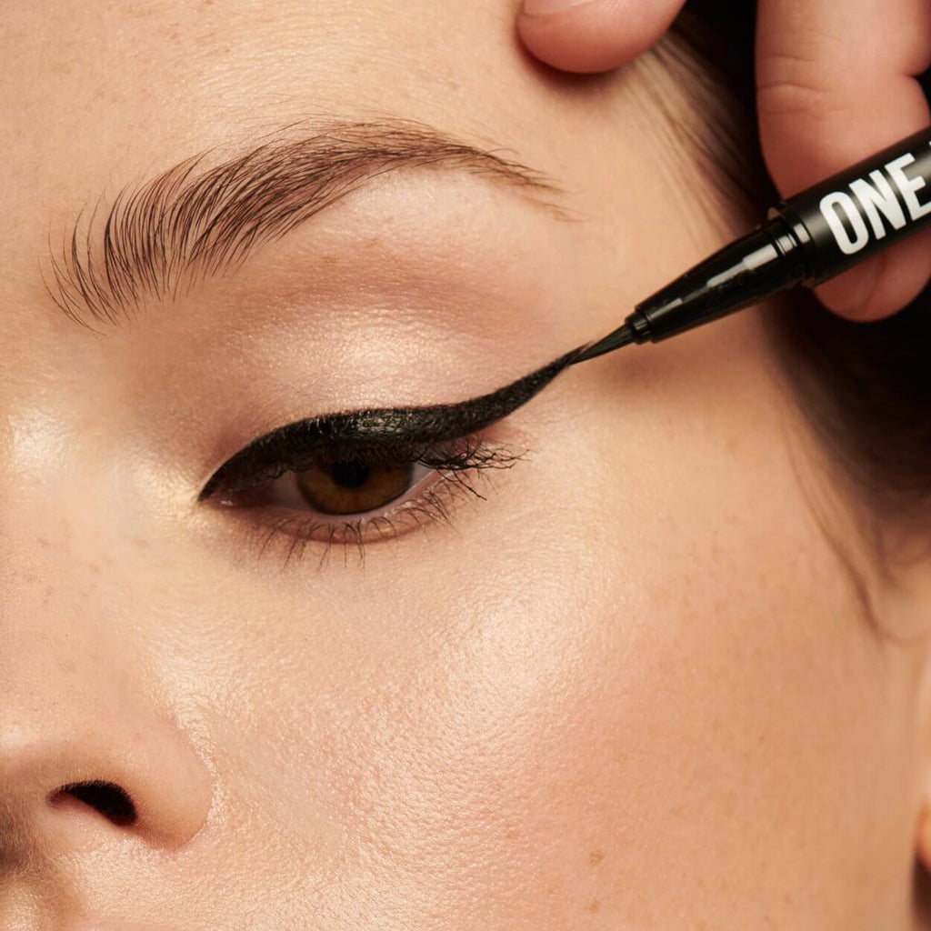 ONE MOVE LIQUID EYELINER