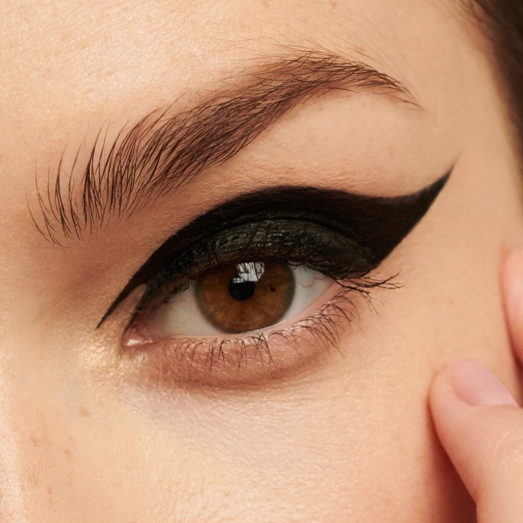 ONE MOVE LIQUID EYELINER